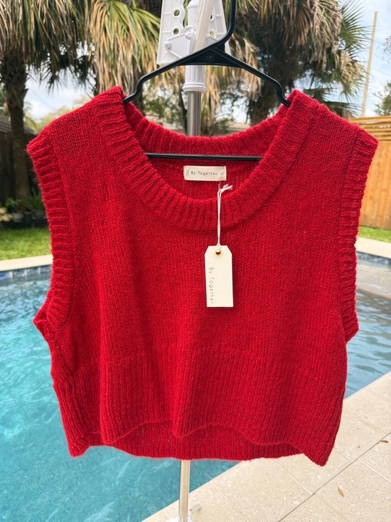 By Together Sweaters - Women’s Red Knit V-Neck Sweater Vest Size Small NWT